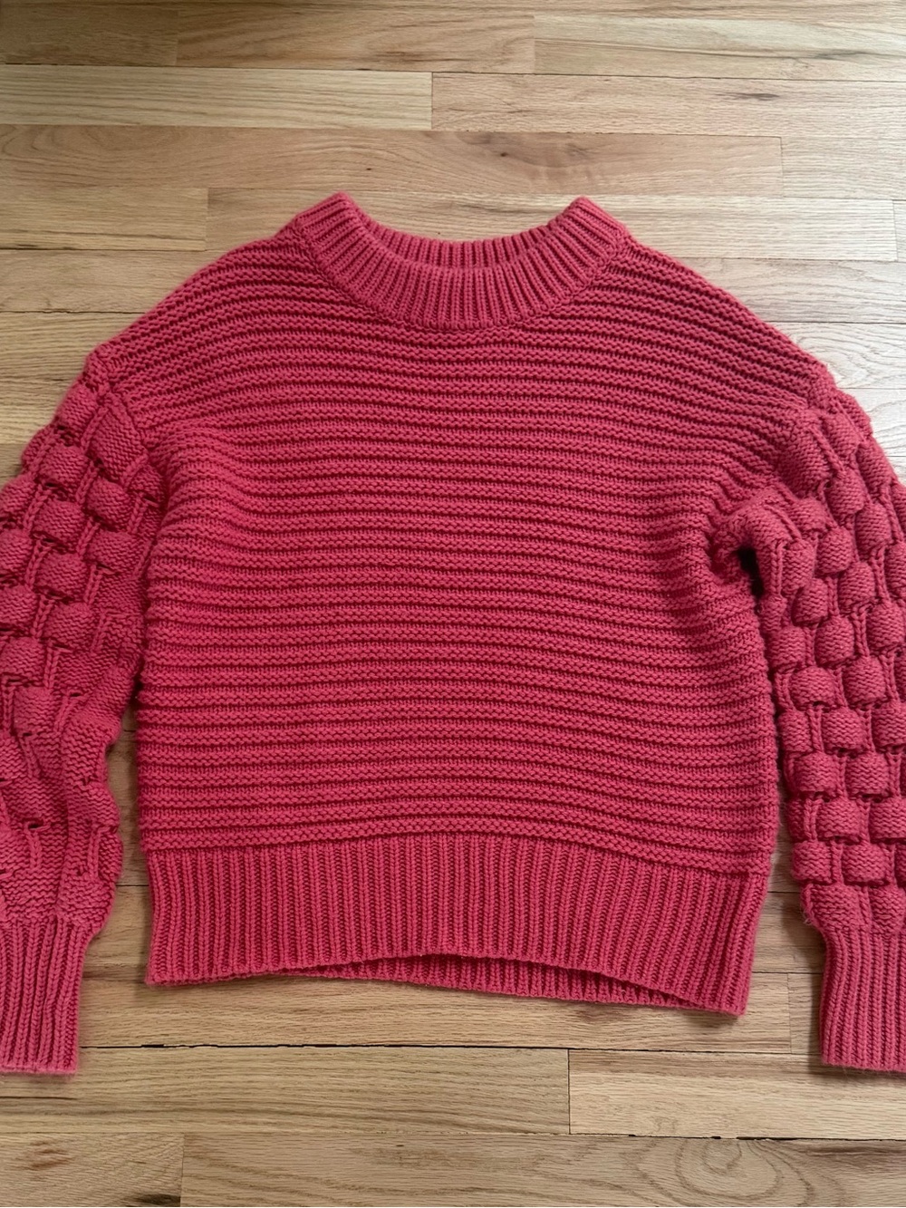 Cute Crewneck Sweater w Fun Sleeve Detail by Eloidie. Like New, Sz M